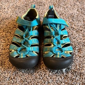 Girls Teal Keens